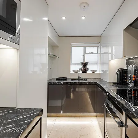 Charming 2 Bed Flat In Knightsbridge London Balcony View Of Harrods Apartamento Exterior foto