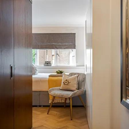 Charming 2 Bed Flat In Knightsbridge London Balcony View Of Harrods Apartamento Exterior foto