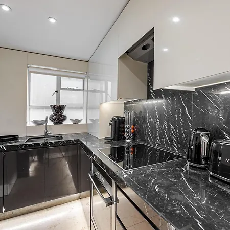 Charming 2 Bed Flat In Knightsbridge London Balcony View Of Harrods Apartamento Exterior foto