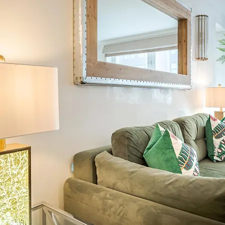 Charming 2 Bed Flat In Knightsbridge London Balcony View Of Harrods Apartamento Exterior foto