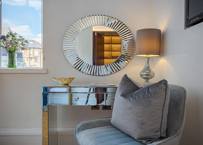 Charming 2 Bed Flat In Knightsbridge London Balcony View Of Harrods