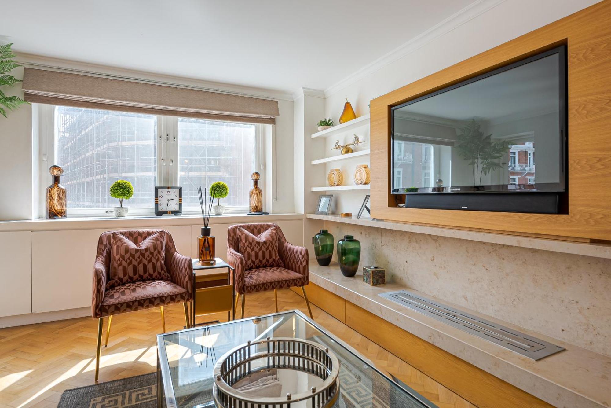 Charming 2 Bed Flat In Knightsbridge Balcony View Of Harrods Apartment London