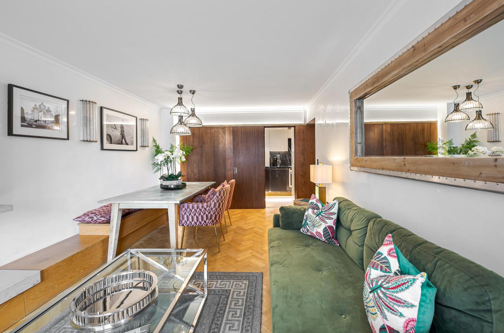 Modern Knightsbridge With Balcony Overlooking Harrods Prime Location Apartment London