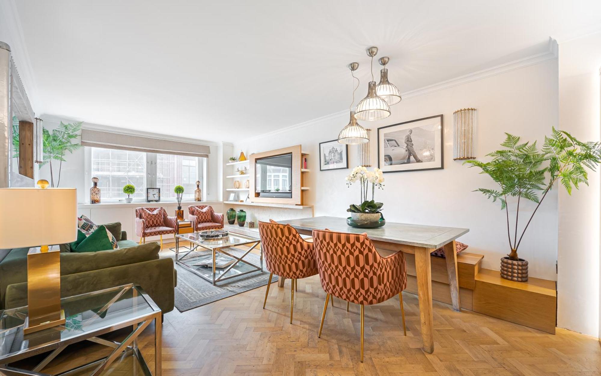 Modern Knightsbridge With Balcony Overlooking Harrods Prime Location Apartment London