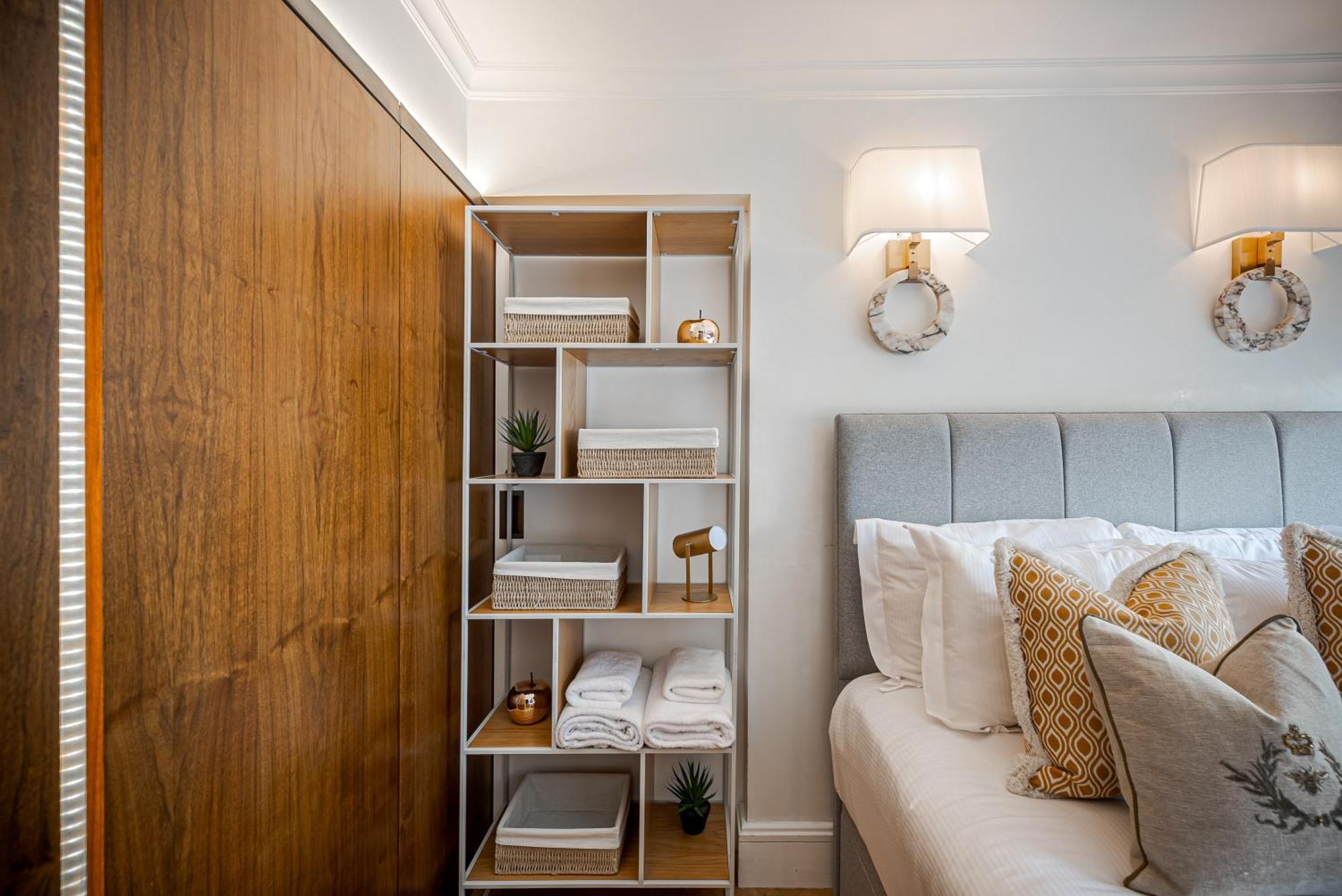 Charming 2 Bed Flat In Knightsbridge Balcony View Of Harrods Apartment London